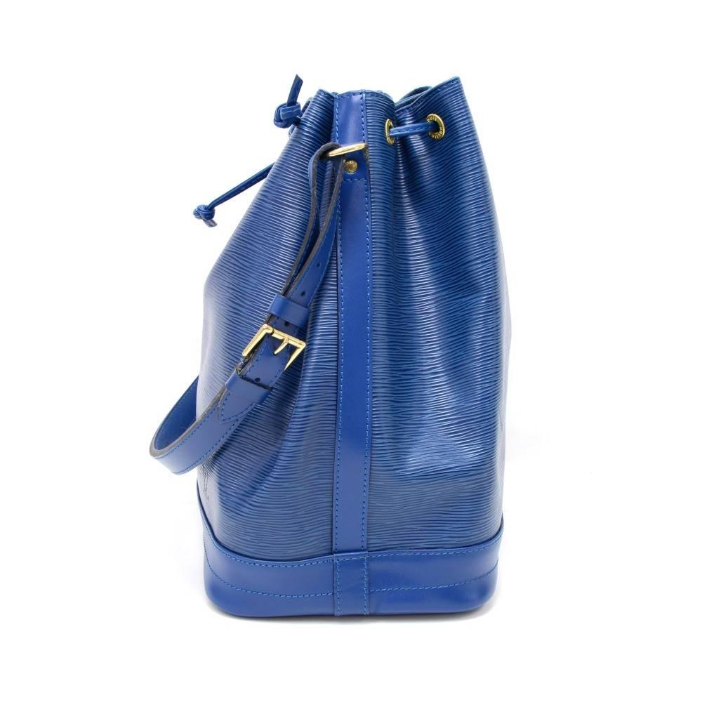 Women's Vintage Louis Vuitton Noe Large Blue Epi Leather Shoulder Bag