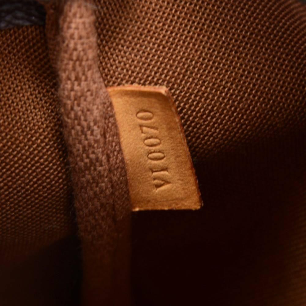 Louis Vuitton Pochette Accessories Monogram Canvas Hand Bag  4