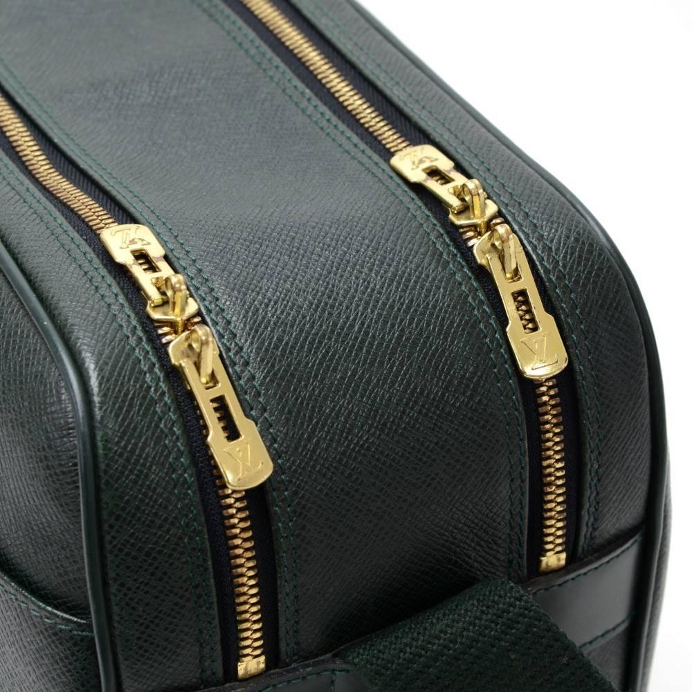 Louis Vuitton Reporter Green Taiga Leather Medium Shoulder Bag 1