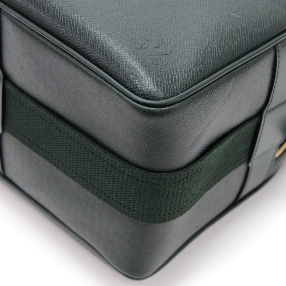 Louis Vuitton Reporter Green Taiga Leather Medium Shoulder Bag 2