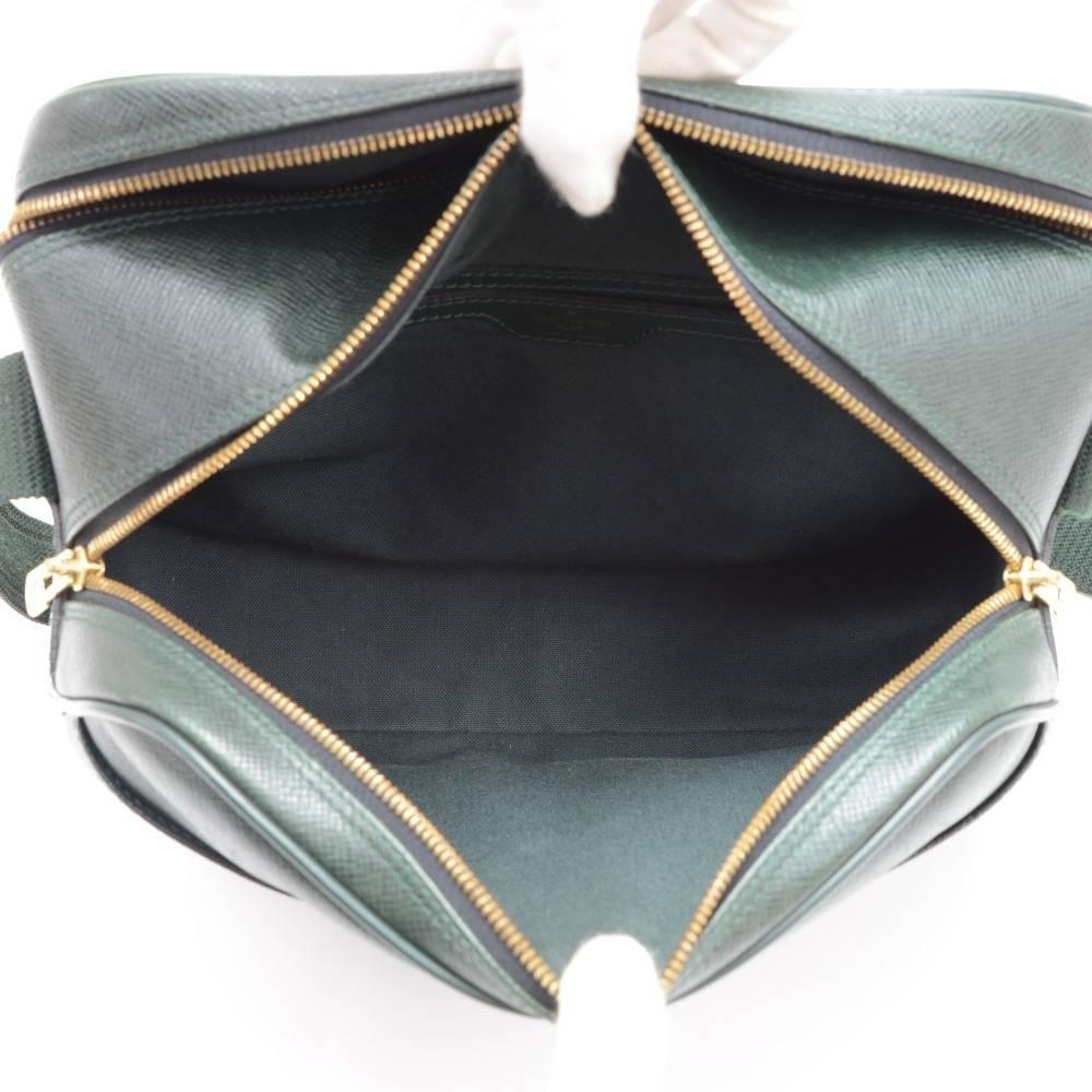 Louis Vuitton Reporter Green Taiga Leather Medium Shoulder Bag 4