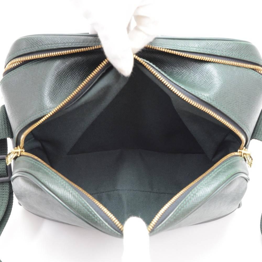 Louis Vuitton Reporter Green Taiga Leather Medium Shoulder Bag 5