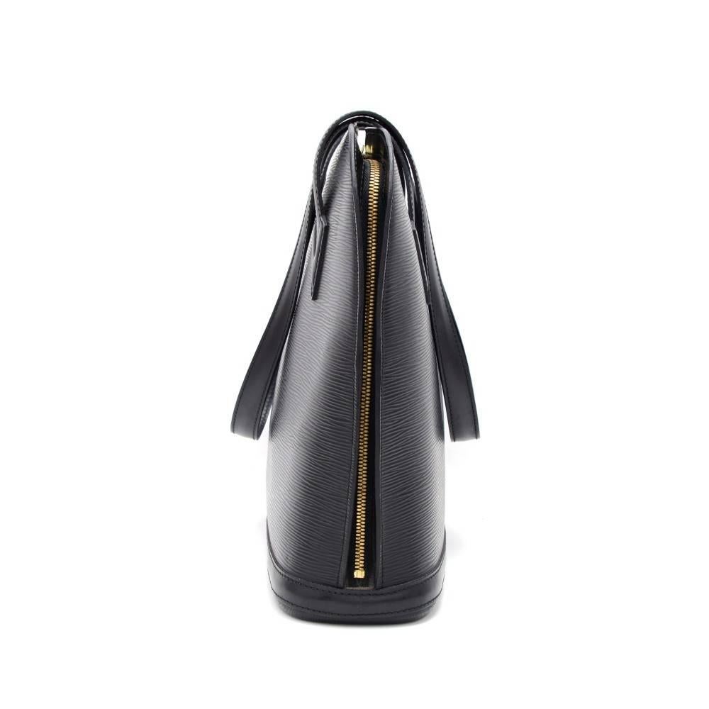 Vintage Louis Vuitton Lussac Black Epi Leather Large Shoulder Bag In Excellent Condition In Fukuoka, Kyushu
