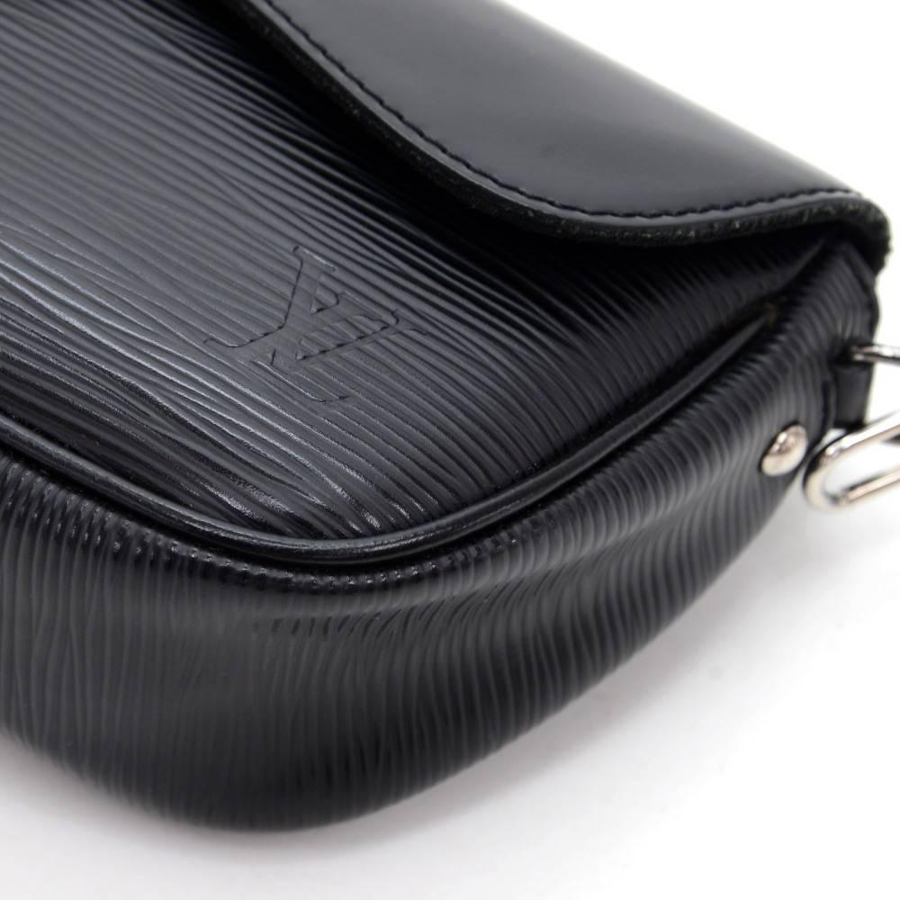 Louis Vuitton Pochette Montaigne Black Epi Leather Shoulder Hand Bag 4