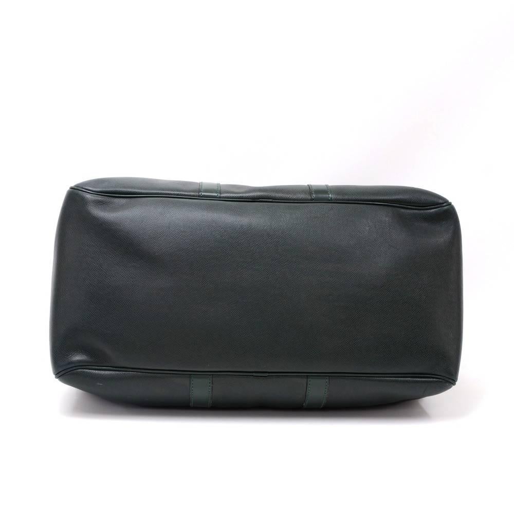 Louis Vuitton Kendall PM Dark Green Taiga Leather Travel Bag + Strap  In Good Condition In Fukuoka, Kyushu