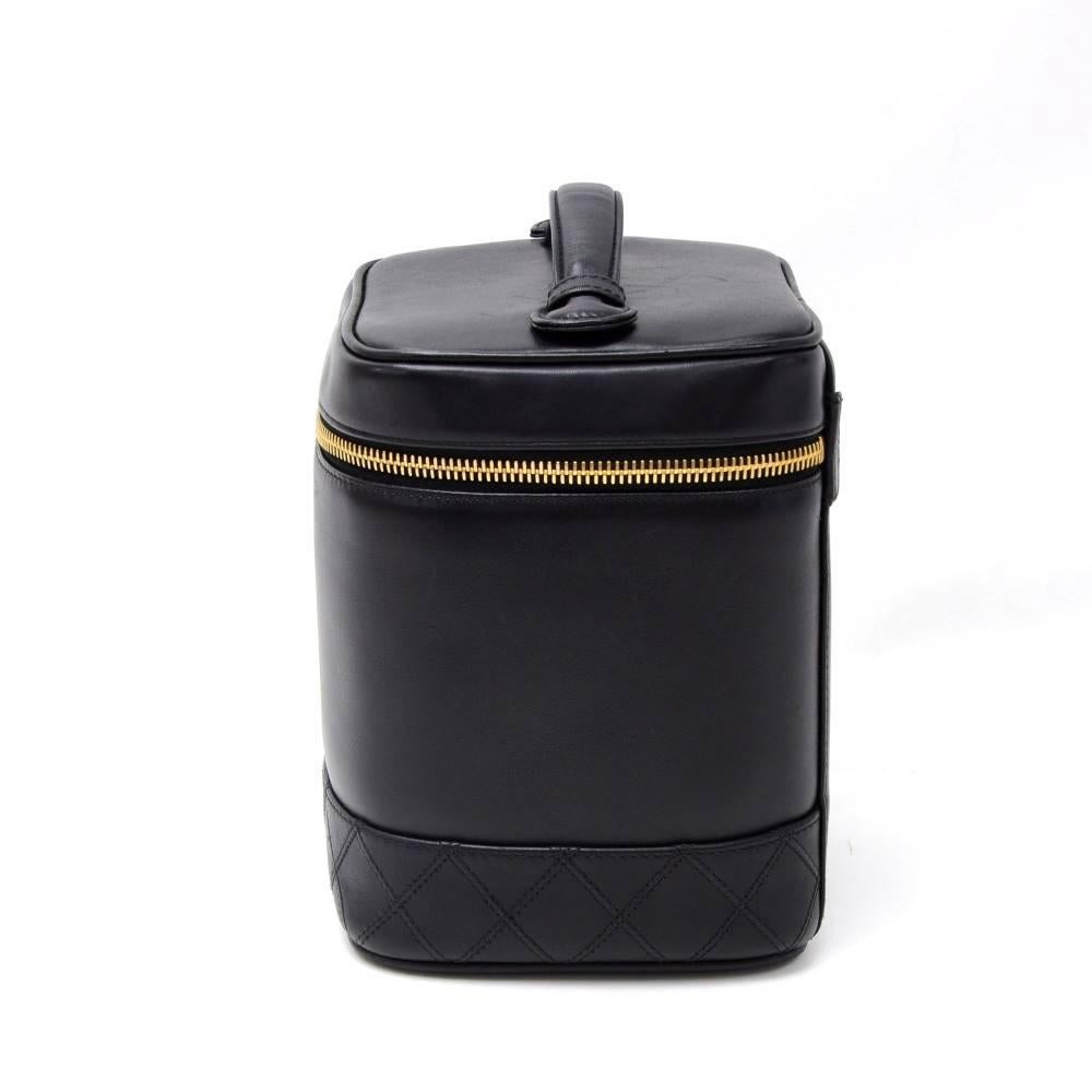 Women's Vintage Chanel Vanity Black Leather Cosmetic Hand Bag
