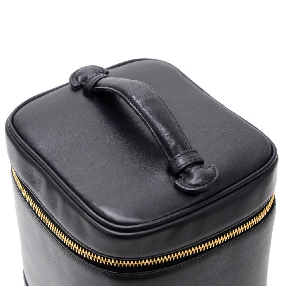 Vintage Chanel Vanity Black Leather Cosmetic Hand Bag 3