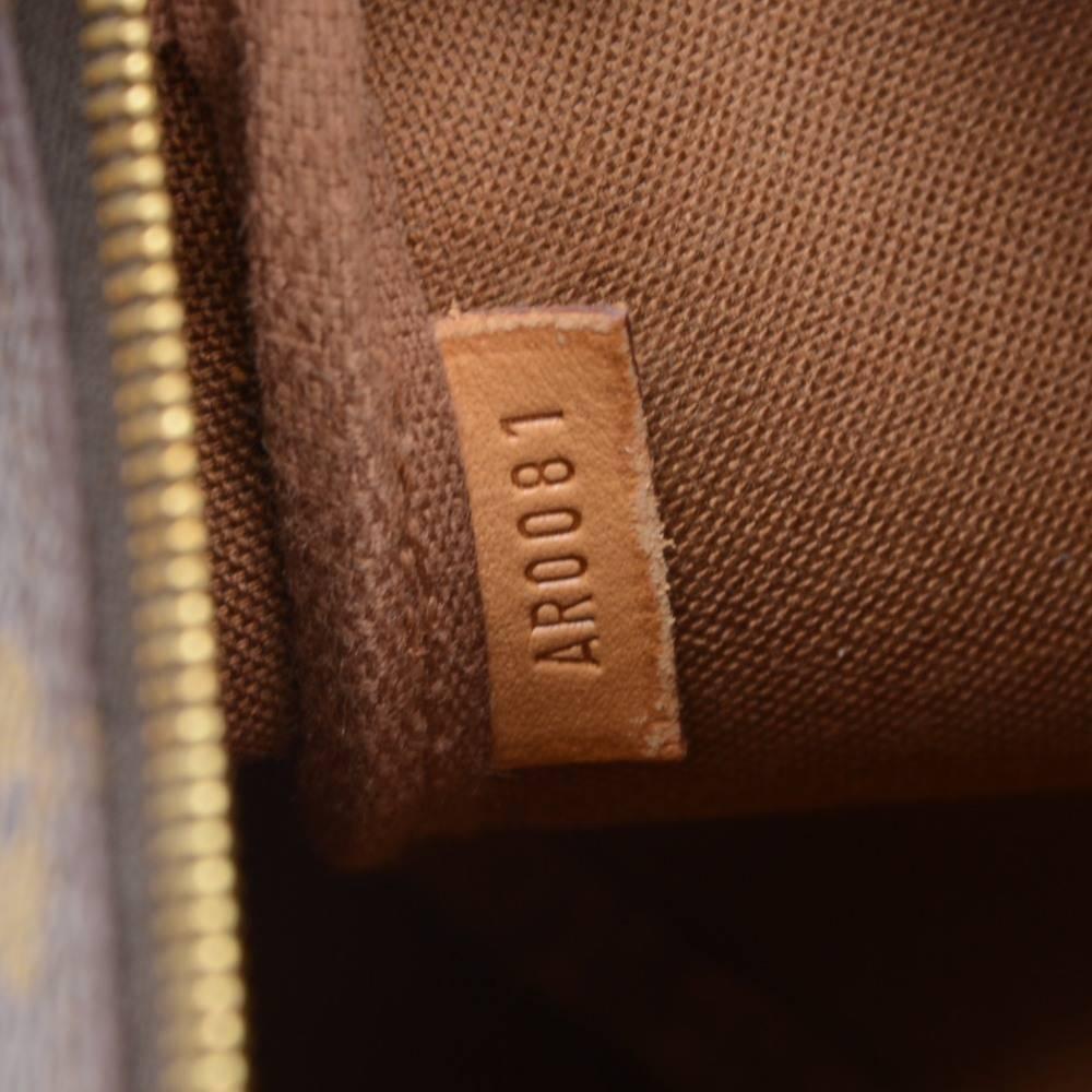 Louis Vuitton Pochette Accessories Monogram Canvas Hand Bag 4