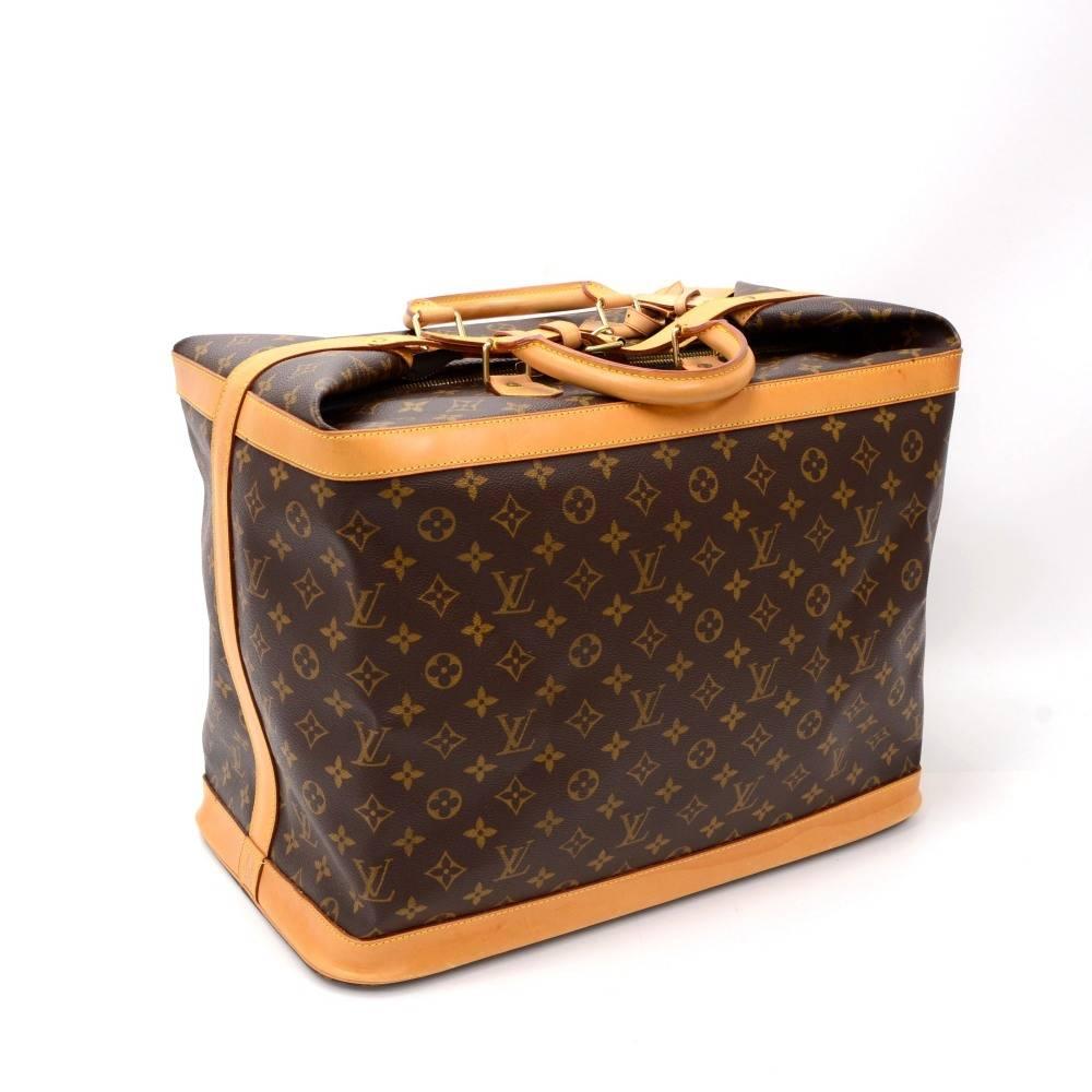 Louis Vuitton Cruiser bag 45. Easy access with double zipper secured with a leather buckle. Inside has 1 open pocket. 5 studs on the bottom of the bag for protection. Perfect size to keep you organized wherever you go. Comes with name tag and