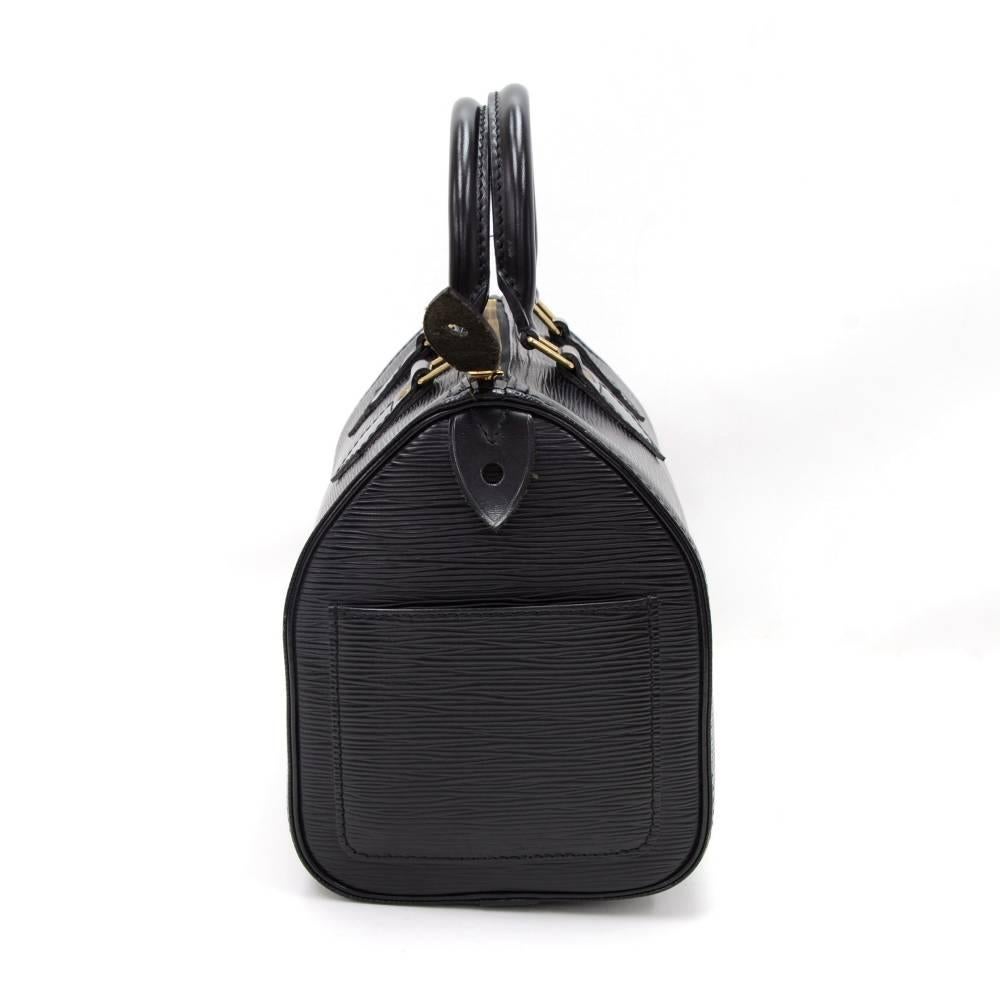 Vintage Louis Vuitton Speedy 25 Black Epi Leather City Hand Bag In Good Condition In Fukuoka, Kyushu