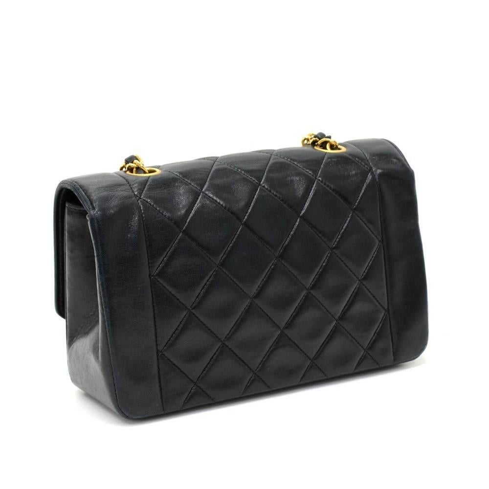 Chanel Dianna bag in black quilted leather. Flap top secured with CC twist lock. Inside has black leather lining and 2 pockets: 1 zipper and one open. Comfortably carried on your shoulder or across the body with single chain.

Made in: France
Serial