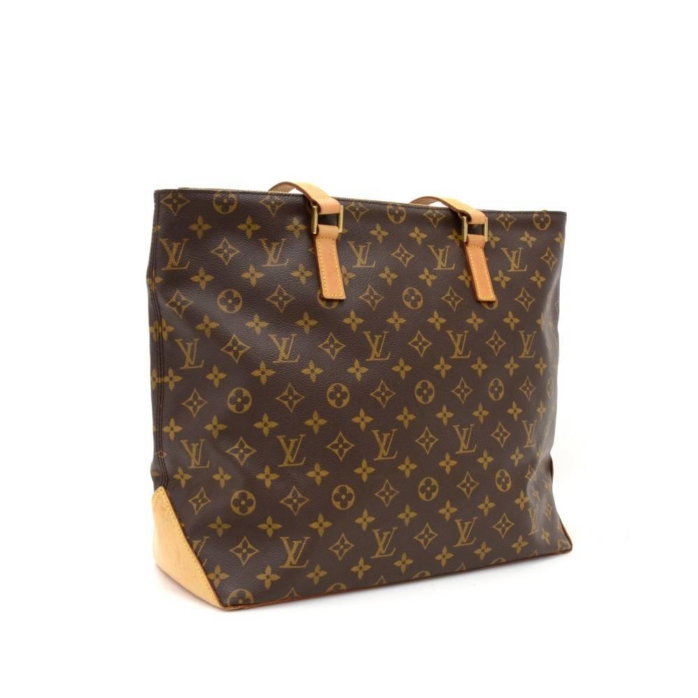 Louis Vuitton Cabas Mezzo shoulder bag in monogram canvas. It has zipper closure. Inside has one pocket with a zipper and 1 pocket for cell phone or glasses. It can be carried on shoulder or in hand. Comes with a D ring inside the bag seen on many