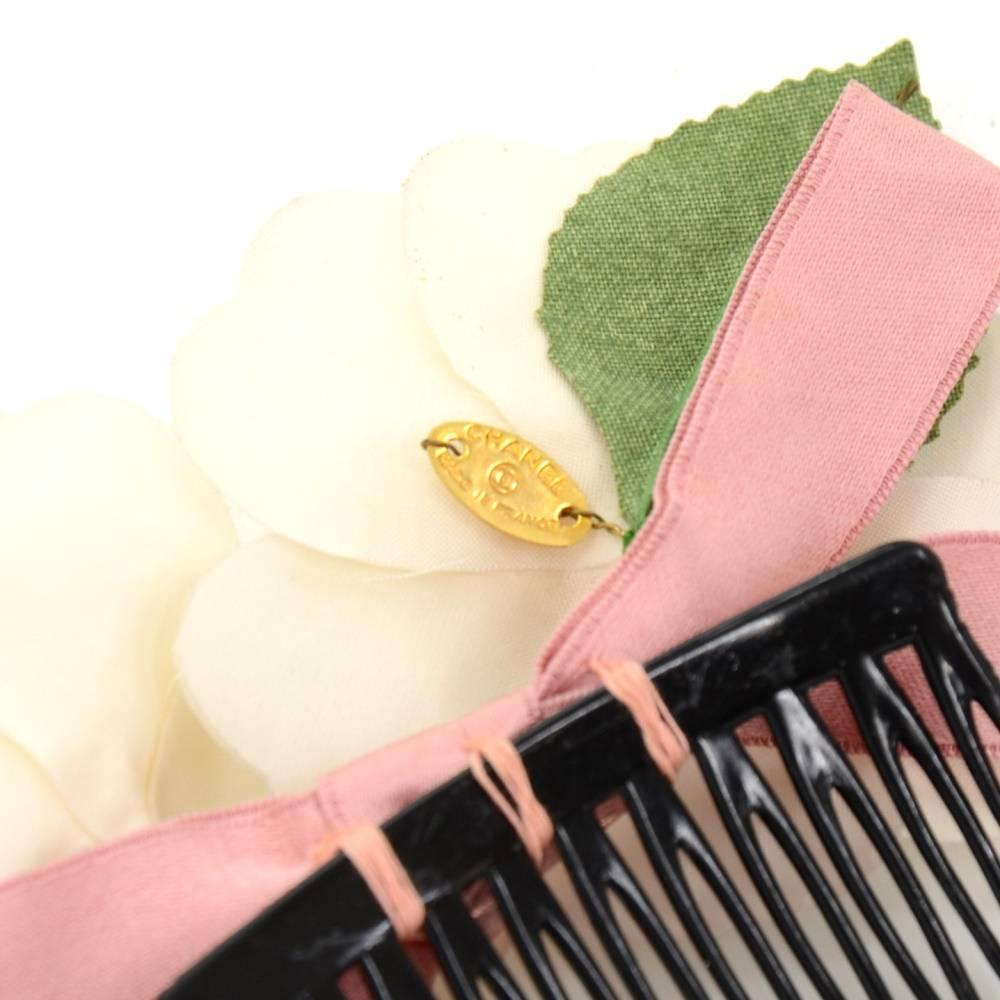 Chanel White Camellia Hair Comb In Excellent Condition In Fukuoka, Kyushu