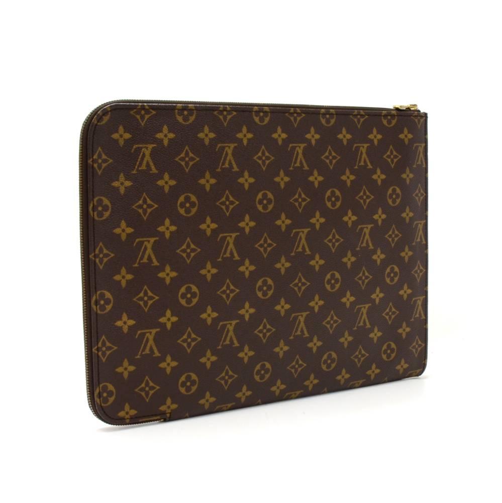Louis Vuitton Poche Document case. Top is closed with brass zipper. Great for anyone who needs to carry documents in nice and organized style. Could be used as laptop carrier.

Made in: France
Serial Number: 8 8 2 T H
Size: 15.4 x 11 x x inches or