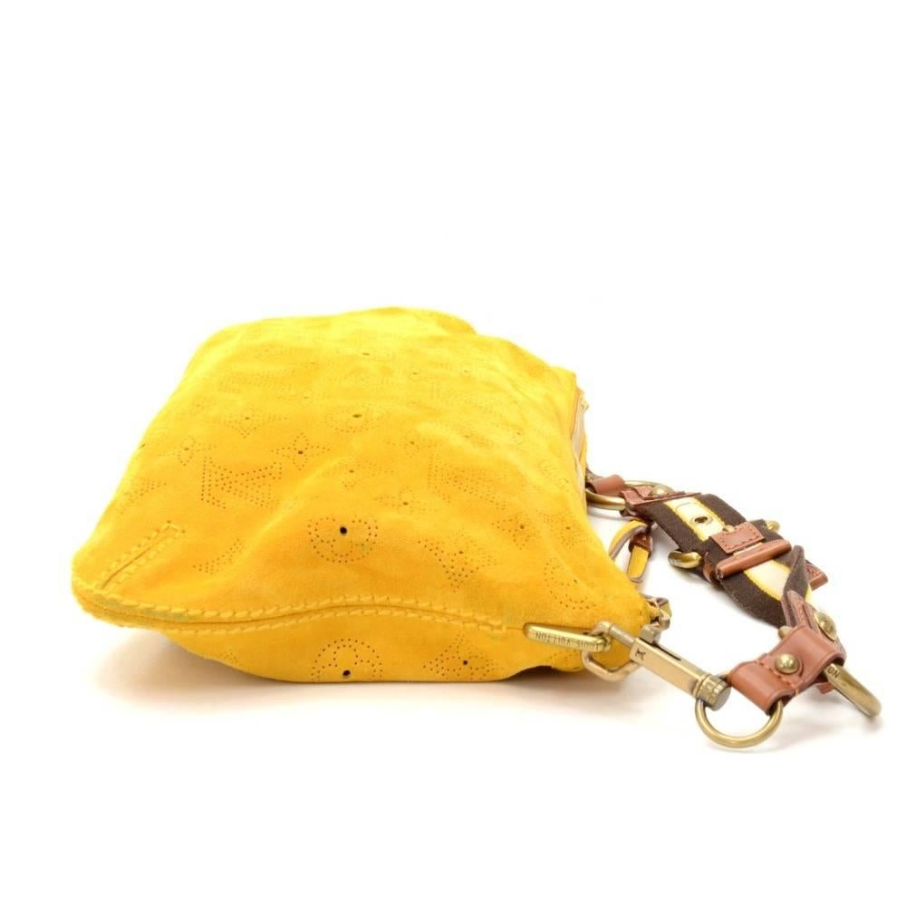 Louis Vuitton Onatah Pochette Yellow Fleurs Suede Leather Shoulder Bag - Limited In Good Condition In Fukuoka, Kyushu