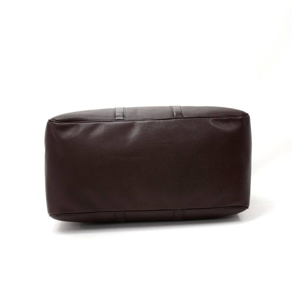 Men's Louis Vuitton Kendall PM Burgundy Taiga Leather Travel Bag