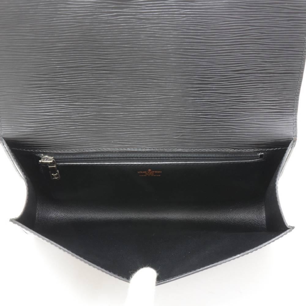 Louis Vuitton Vintage Pochette Chaillot Black Epi Leather Clutch Bag 5