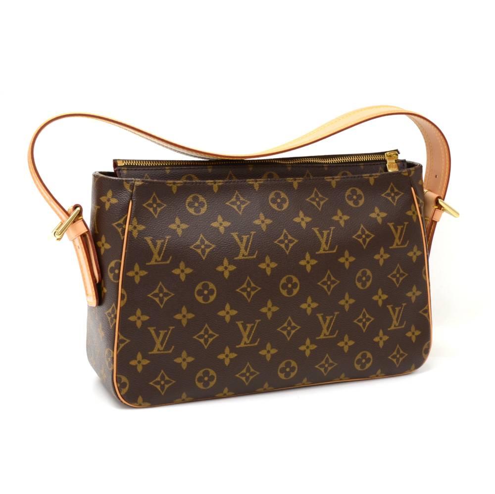 Louis Vuitton Viva cite GM bag in monogram canvas. Outside has 2 flap pocket with magnetic closures. Main access is secured with zipper. Inside has alkantra lining and 2 open pockets: 1 for mobile. Simply perfect companion wherever you go!

Made in:
