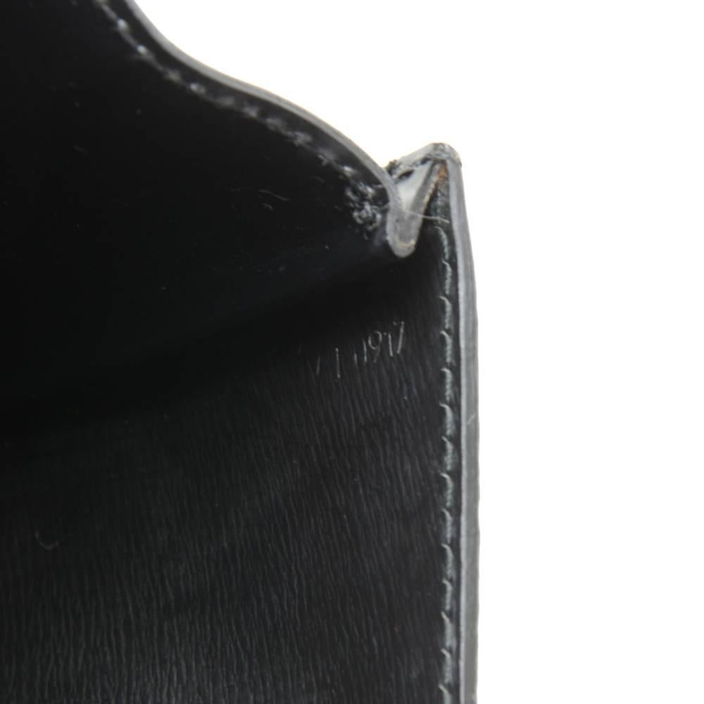 Vintage Louis Vuitton Tilsitt Black Epi Leather Shoulder Pochette Bag  For Sale 1