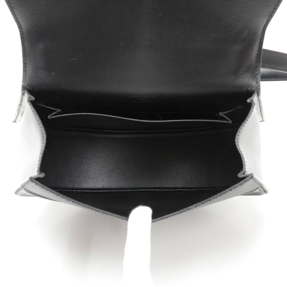Vintage Louis Vuitton Tilsitt Black Epi Leather Shoulder Pochette Bag  For Sale 3
