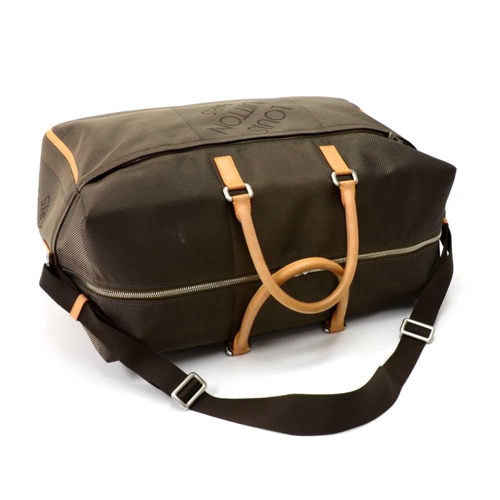 Women's or Men's Louis Vuitton Sable Souverain Dark Brown Damier Geant Canvas Boston Bag  For Sale