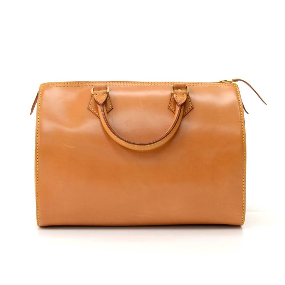Vintage Louis Vuitton in Vachetta leather speedy 30 hand bag. Made only in limited edition for the Louis Vuitton Japan 15th anniversary in 1993. Inspired by the famous keep all travel bag, it has zip closure. This bag in Vachetta leather is perfect