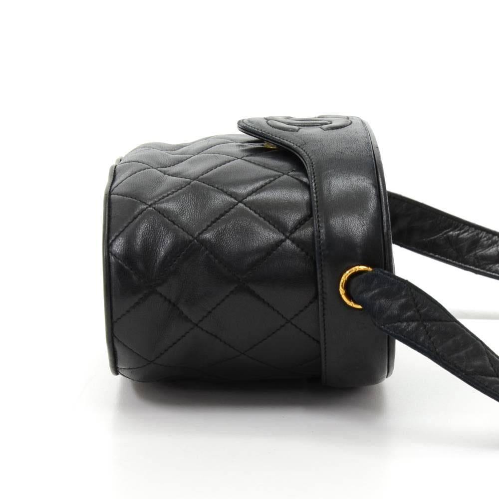 Chanel Black Quilted Leather Vanity Cosmetic Shoulder Bag with Fringe In Good Condition For Sale In Fukuoka, Kyushu