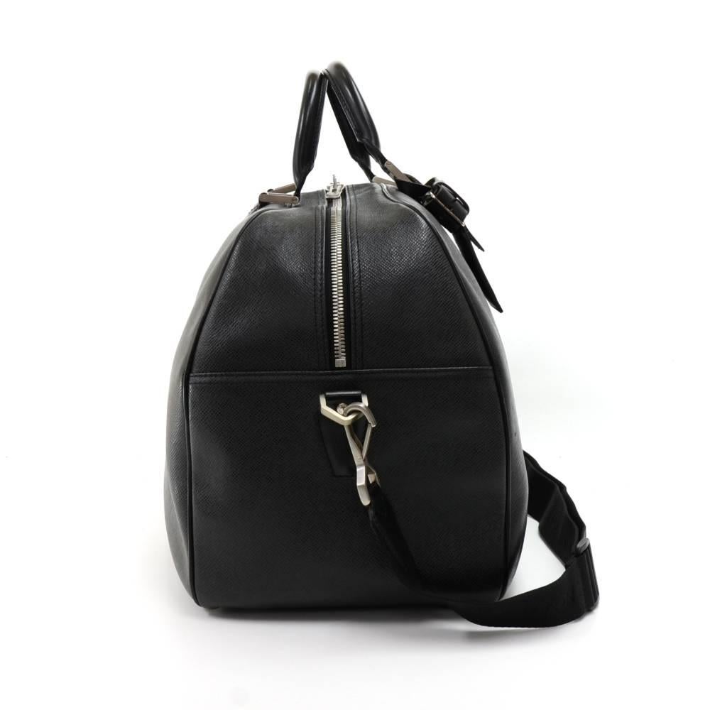 Louis Vuitton Kendall PM Black Taiga Leather Travel Bag + Strap In Good Condition In Fukuoka, Kyushu