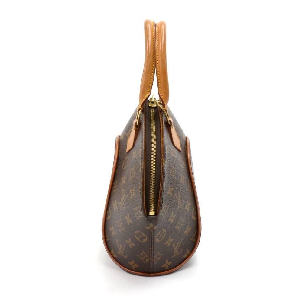 Black Louis Vuitton Vintage Ellipse PM Monogram Canvas Hand Bag For Sale