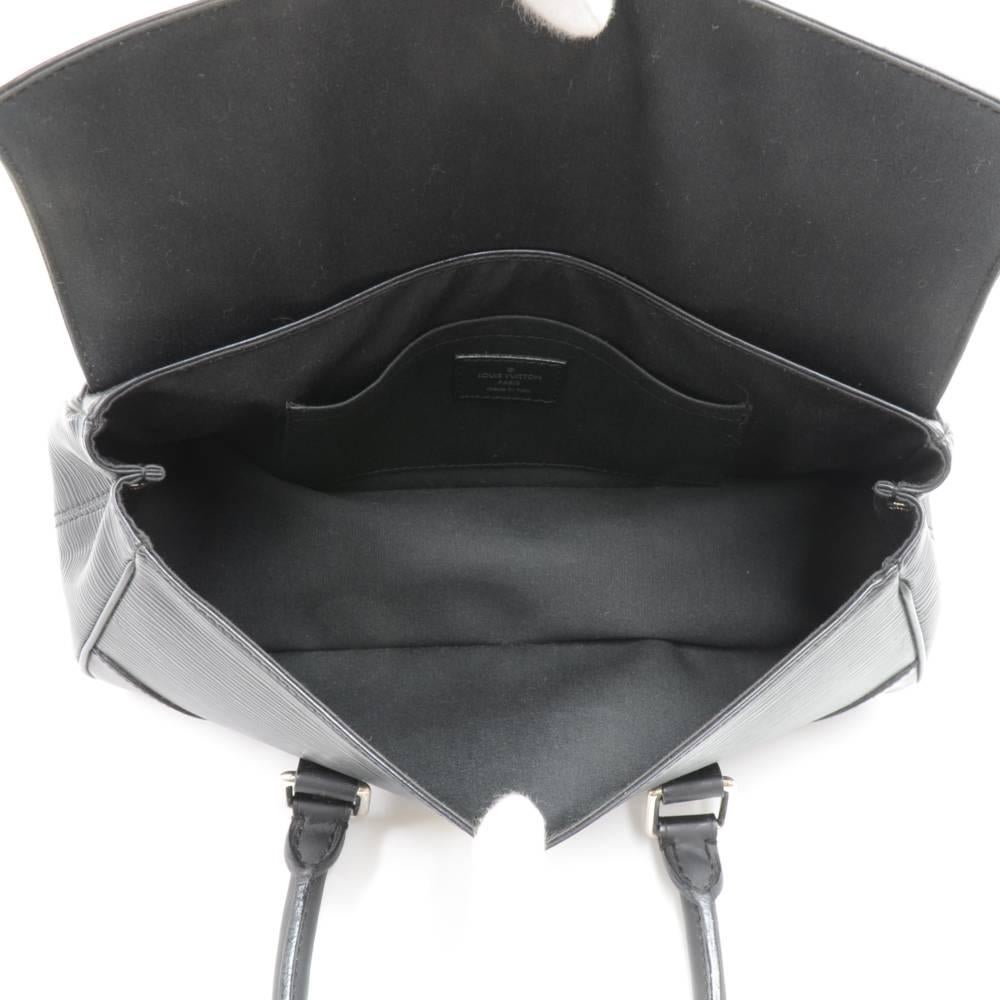 Louis Vuitton Segur PM Black Epi Leather Shoulder Hand Bag For Sale 4