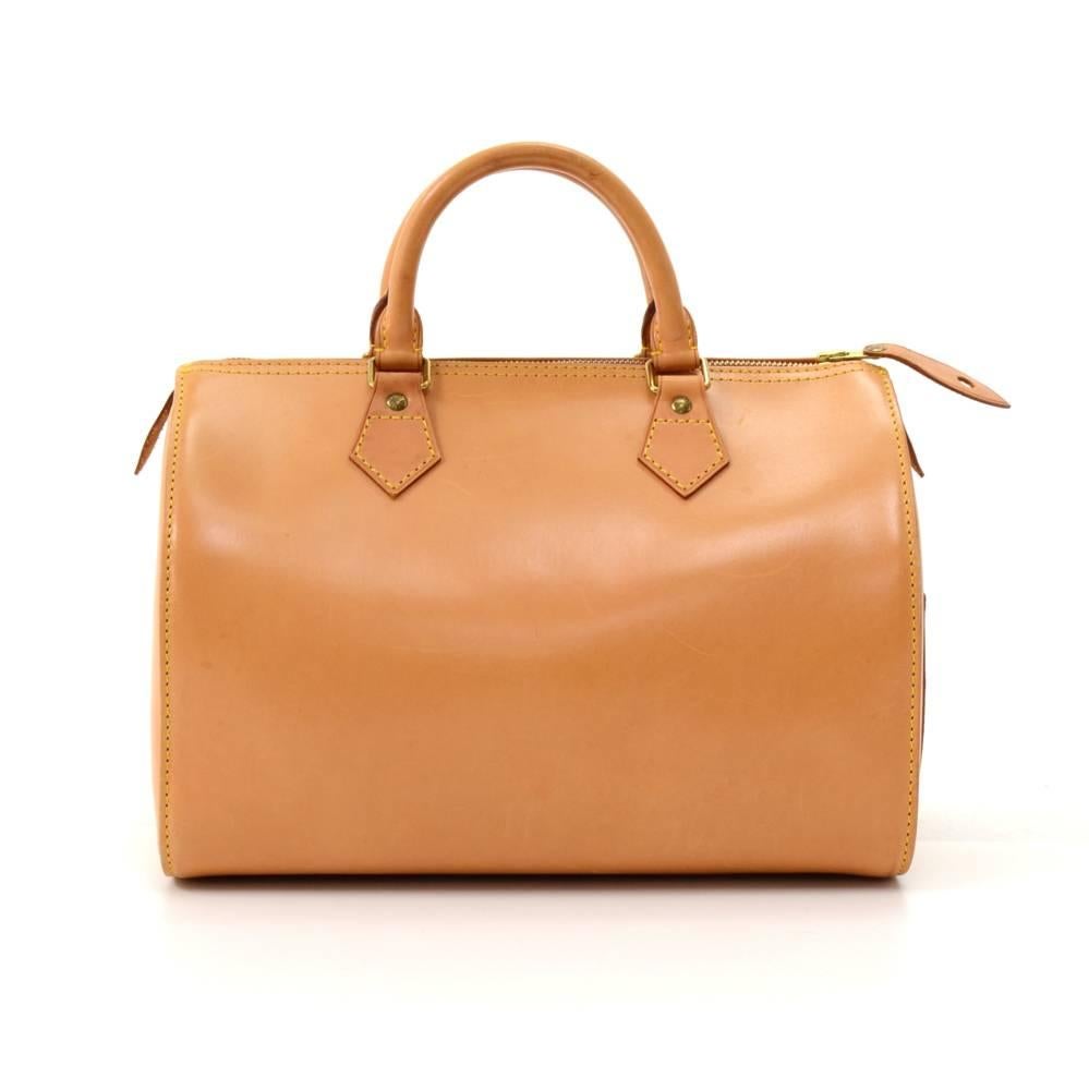 Vintage Louis Vuitton in Vachetta leather speedy 30 hand bag. Made only in limited edition for the Louis Vuitton Japan 15th anniversary in 1993. Inspired by the famous speedy travel bag, it has zip closure. This bag in Vachetta leather is perfect