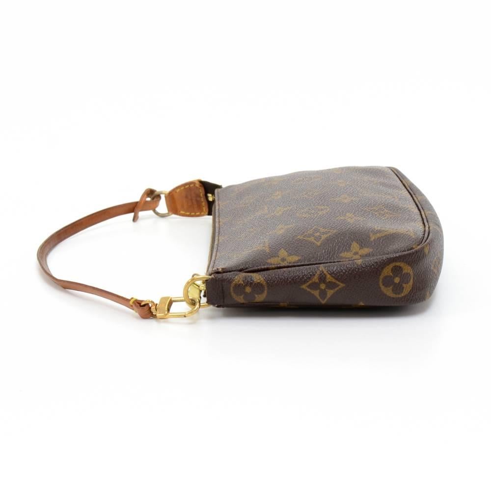 Louis Vuitton Pochette Accessories Monogram Canvas  Pochette Bag In Good Condition In Fukuoka, Kyushu