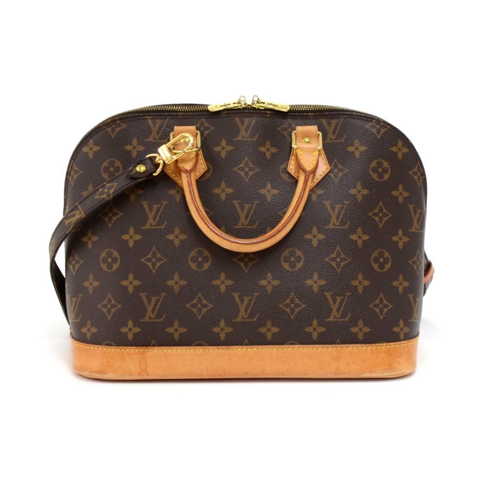Louis Vuitton Alma in monogram canvas. With its shapes invented by Gaston Vuitton in the 1930’s, Alma is now a classic. Hand-held and closed with a double zipper. Inside has a brown lining. Comes with a detachable shoulder strap!  SKU: LO703

Made
