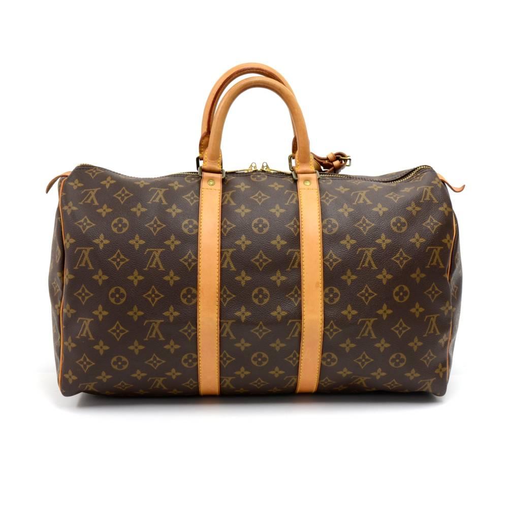 Vintage Louis Vuitton Keepall 45 is a classic of the Louis Vuitton travel bag collection. This spacious medium sized version in Monogram canvas and a double brass zipper. A great companion wherever you go.It comes with name tag and poignees.   SKU: