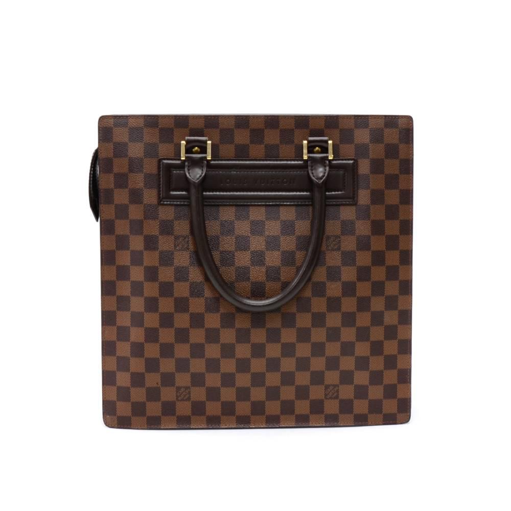 Louis Vuitton Venice GM tote bag. Hand-held with its comfortable leather handles is generously dimensioned to carry all your daily necessities. Inside is lined with orange alkantra lining. It fits A4 or Letter size papers as well as your magazines,