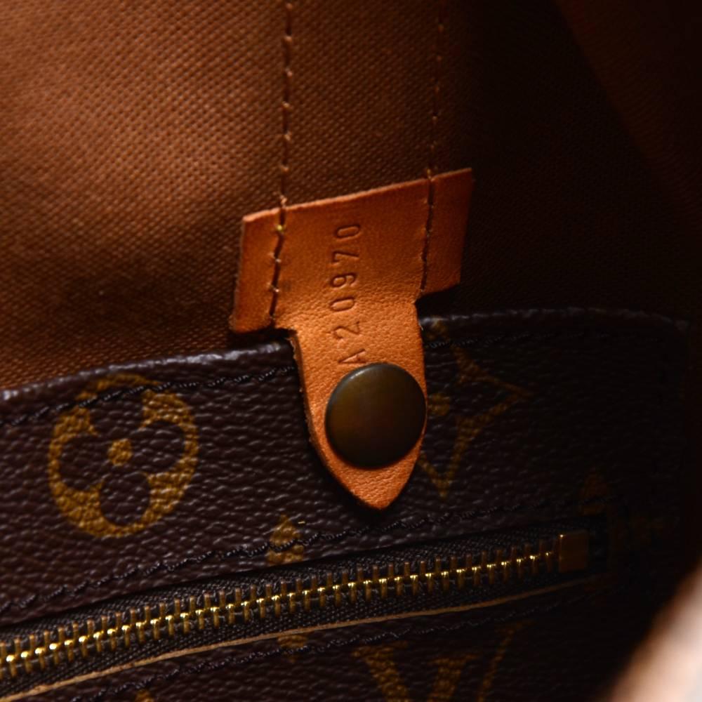 Louis Vuitton Vintage Randonnee GM Monogram Canvas Shoulder Bag 4