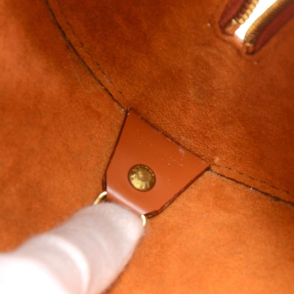 Vintage Louis Vuitton Soufflot Cipango Gold Epi leather bag + pouch For Sale 5