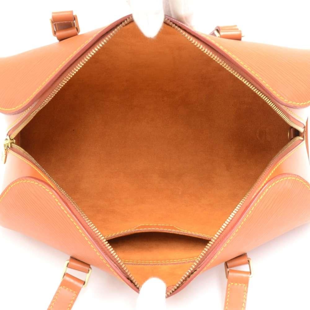 Vintage Louis Vuitton Soufflot Cipango Gold Epi leather bag + pouch For Sale 6