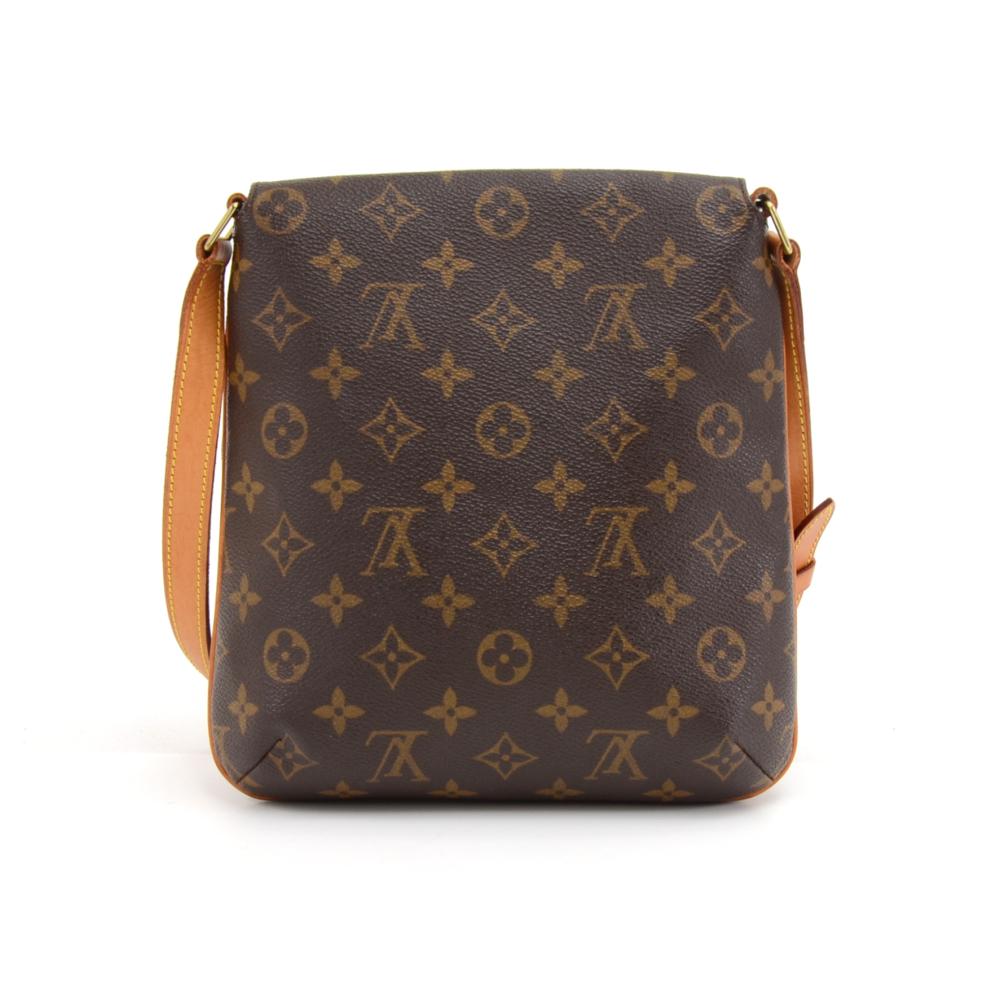 Louis Vuitton Musette Salsa shoulder bag. Flap opening with a magnetic closure. Inside is lined with soft Alkantra and has 1 open pocket. Can be worn on the shoulder with the adjustable leather strap. Excellent for everyday use or traveling.