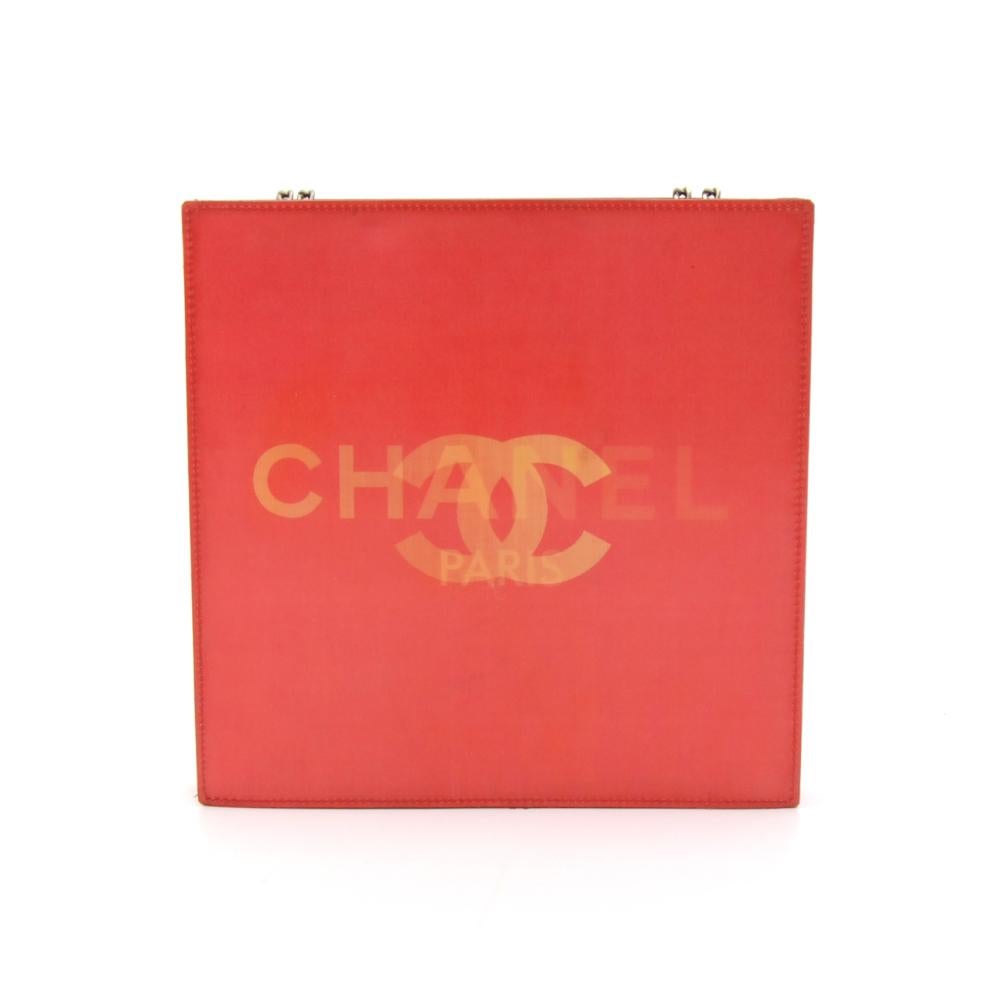 Chanel Shoulder bag in Holographic Red vinyl. A very rare find where the bag has a holographic/lenticular surface where the design changes between a gold 