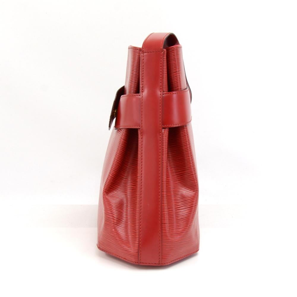 Women's Vintage Louis Vuitton Sac D'epaule PM Red Epi Leather Shoulder Bag For Sale