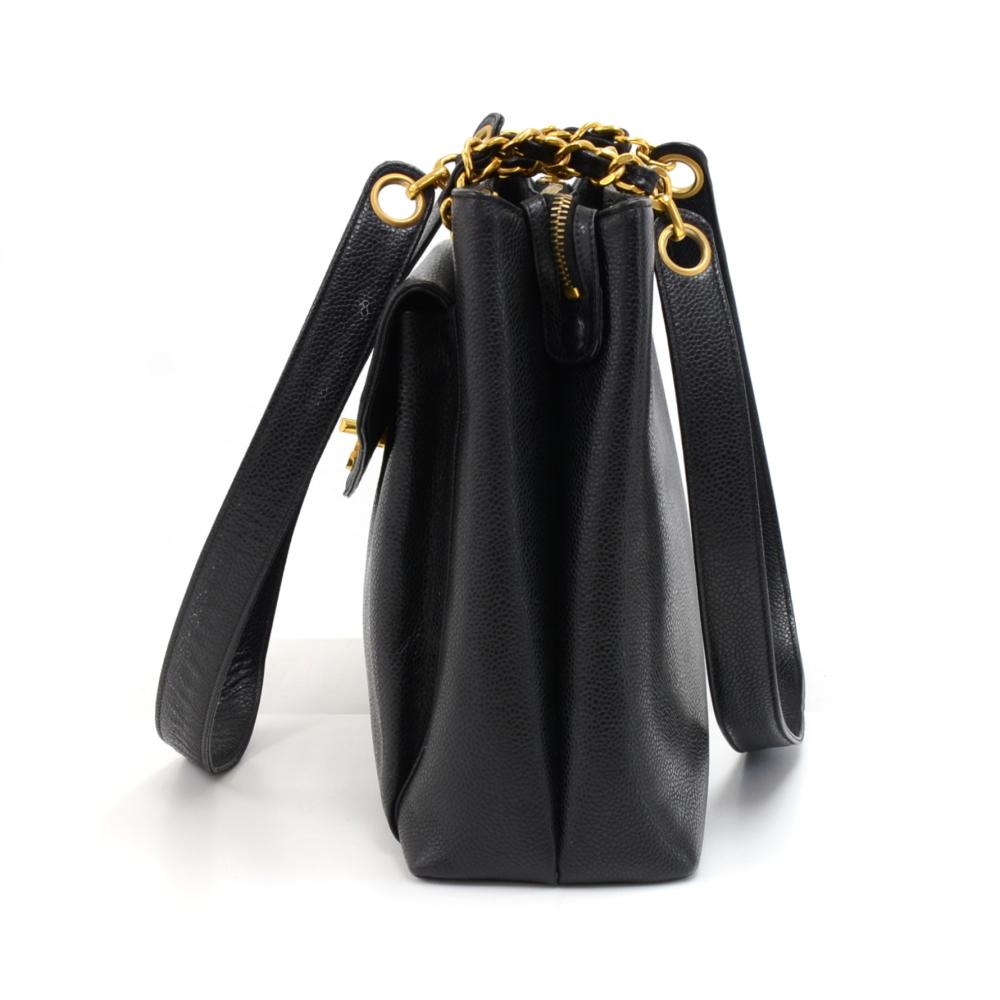 Vintage Chanel Black Caviar Leather Front Envelope Pocket Chain Shoulder Bag In Good Condition For Sale In Fukuoka, Kyushu