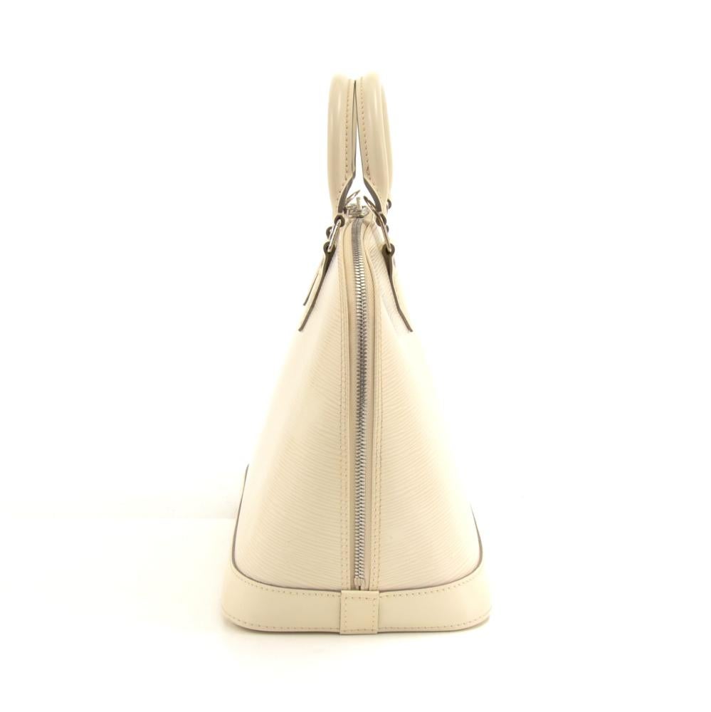 Louis Vuitton Alma White Epi Leather Hand Bag In Good Condition For Sale In Fukuoka, Kyushu