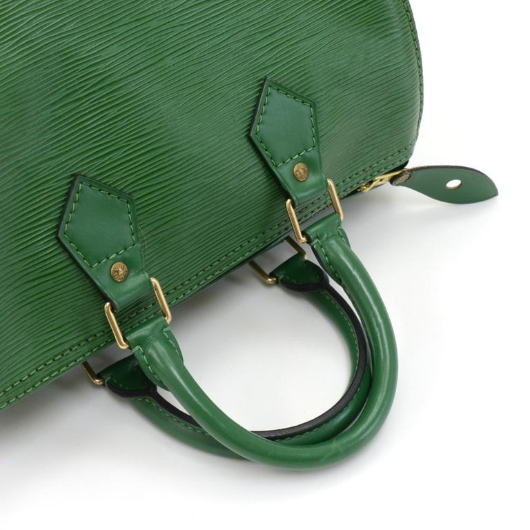 Louis Vuitton handbag Olive green Patent leather ref.157480 - Joli Closet