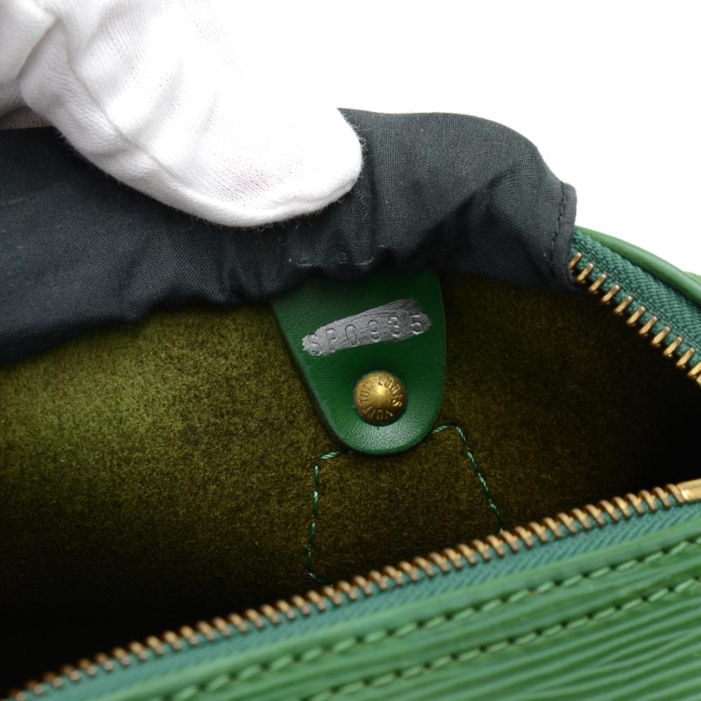 Vintage Louis Vuitton Speedy 25 Green Epi Leather City Hand Bag For Sale 2