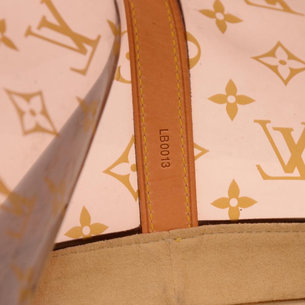 Louis Vuitton Sac Cabas Ambre GM Monogram Vinyl Limited Tote Bag For Sale 3