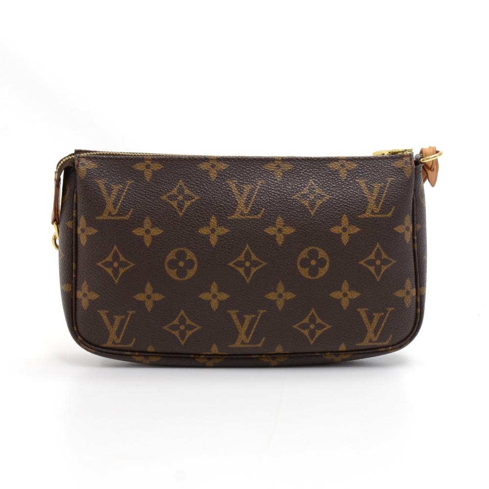 Vintage Louis Vuitton Pochette Accessoires in monogram canvas. It stores beauty products and other daily essentials. Perfect for a night out and parties. It can be either hand-held or linked to the D-ring found in many Louis Vuitton. SKU: