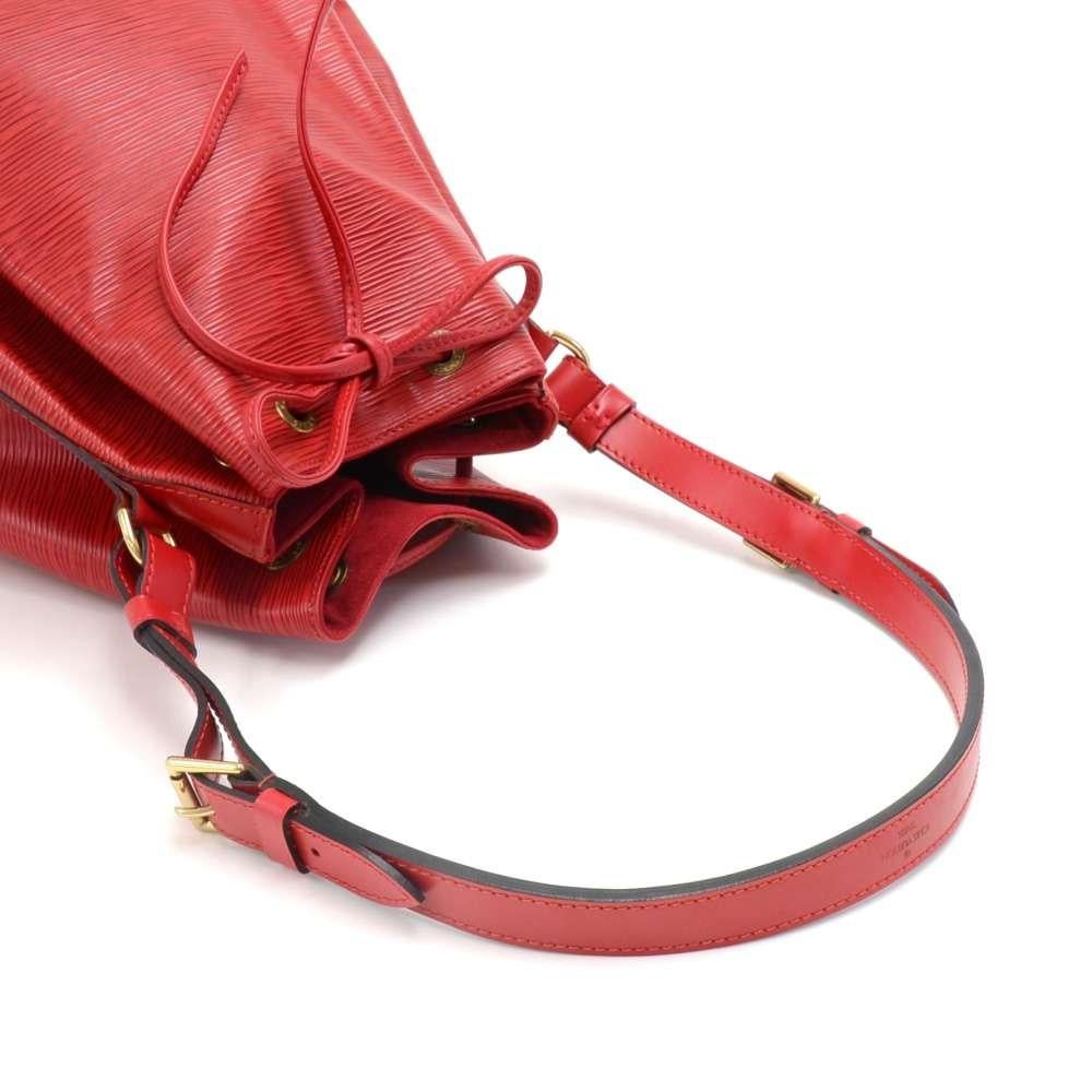Vintage Louis Vuitton Petit Noe Red Epi Leather Shoulder Bag For Sale 1