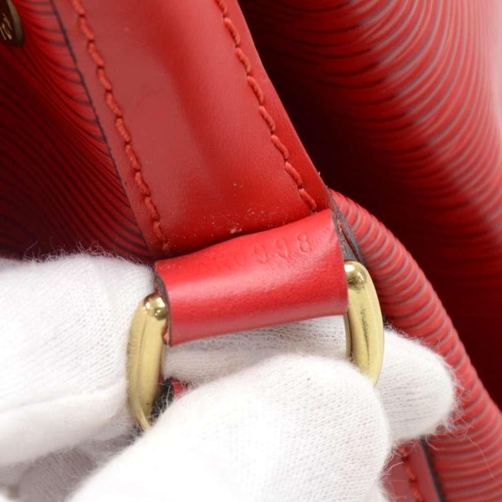 Vintage Louis Vuitton Petit Noe Red Epi Leather Shoulder Bag For Sale 3