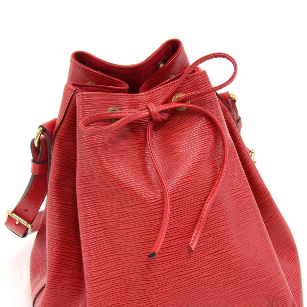 Vintage Louis Vuitton Petit Noe Red Epi Leather Shoulder Bag For Sale 4